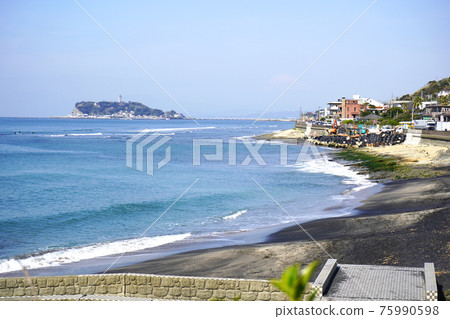 Inamuragasaki coast in Shonan 75990598