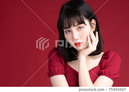 Woman beauty 75993007