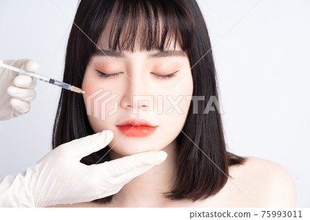 Woman beauty Woman beauty 75993011