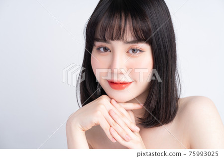 Woman beauty 75993025