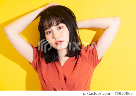 Woman beauty Woman beauty 75993063