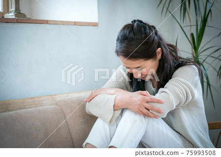 Withdrawal housewife 75993508