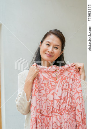 高級女士時裝 高級女士時裝 75993535