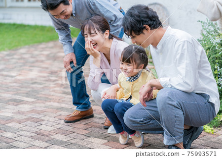 Three generations Three generations 75993571