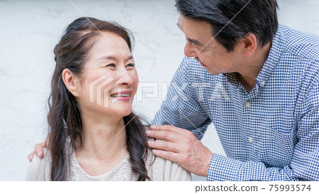 60歲的押鳥夫婦 75993574