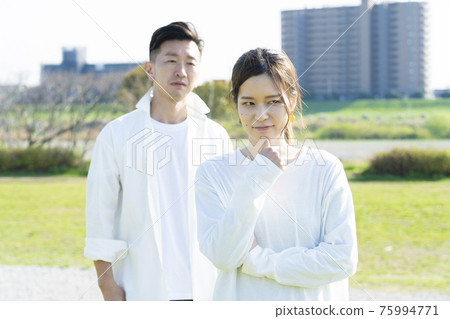 A wife who doubts her husband and a husband who is suspicious (male and female trouble image) A wife who doubts her husband and a husband who is suspicious (male and female trouble image) 75994771