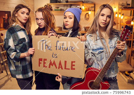 Music group in the studio 75996743