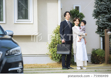 Wife and baby seeing off husband going to work Wife and baby seeing off husband going to work 75998499