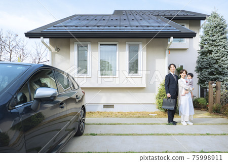 老婆帶娃送老公上班 75998911