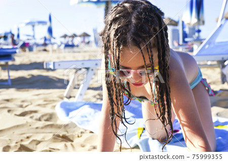 Little girl store swimsuit beach