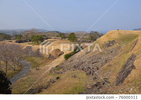 Nagoya Castle Ruins "Tenshudai and Yutsumaru" 76000311