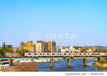 岡崎市容和名鐵列車風景 岡崎市容和名鐵列車風景 76002263