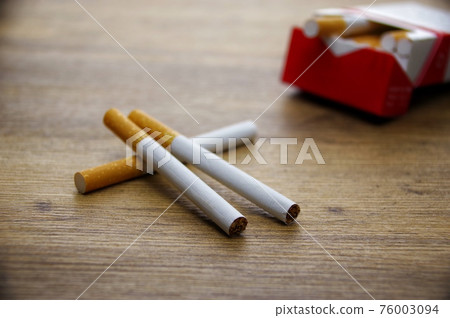 吸煙圖片 76003094