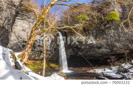 Oga Falls (Wakasa Town, Yazu District, Tottori Prefecture) in Hiroruno Kogen (100 selections of nature in Japan) * Shooting position in the comment section of the work Oga Falls (Wakasa Town, Yazu District, Tottori Prefecture) in Hiroruno Kogen (100 selections of nature in Japan) * Shooting position in the comment section of the work 76003232