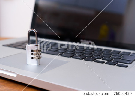 PC 和撥號鍵安全圖像 76003439