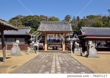 Kameoka Shrine "Romon" Kameoka Shrine "Romon" 76005127