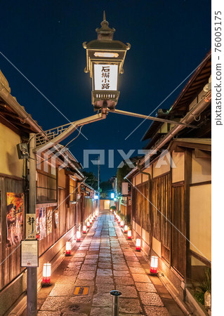 Stone wall alley at Kyoto Higashiyama Hanatouro 76005175