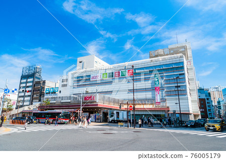Tokyo Meguro Station West Exit Scenery 76005179