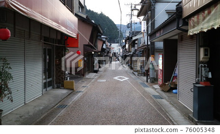 Gujo Hachiman 76005348