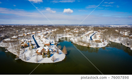 Residential neighborhood by the lake Residential neighborhood by the lake 76007898