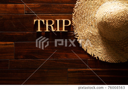 TRIP 人物和草帽旅遊形象 76008563