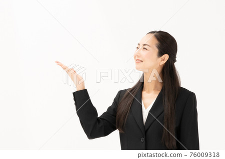 Business image middle woman Business image middle woman 76009318