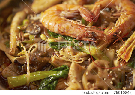 Mala hot pot of dried yuba roasted bamboo and dried tofu 76010842