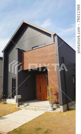 A house with a nice appearance 76011366