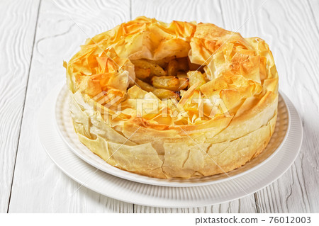 Apple Pie With Phyllo Crust, top view 76012003