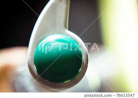 Liquid soap dispenser top. Green color 76013547