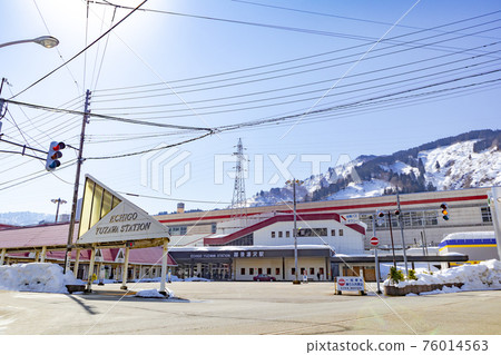 越後湯澤站東口旋轉風景 76014563