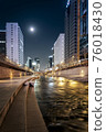 Cheonggyecheon and the moon 76018430