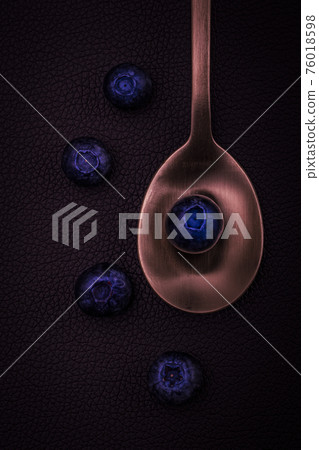 Blueberries Blueberries 76018598