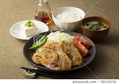 味iso烤豬肉粉圖像 76019250