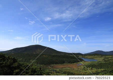Trekking scenery of Mt. Issaikyo Trekking scenery of Mt. Issaikyo 76020323