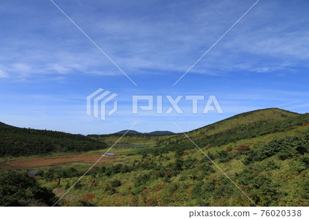 Trekking scenery of Mt. Issaikyo Trekking scenery of Mt. Issaikyo 76020338