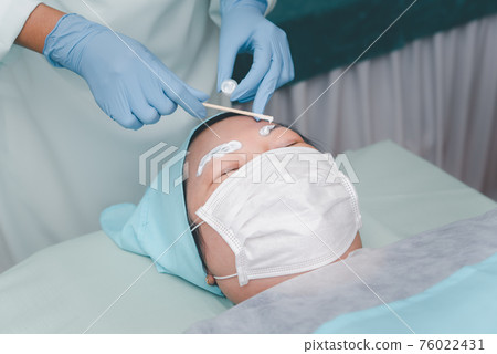 Eyebrow tattoo clinic or Eyebrow embroidery clinic 76022431