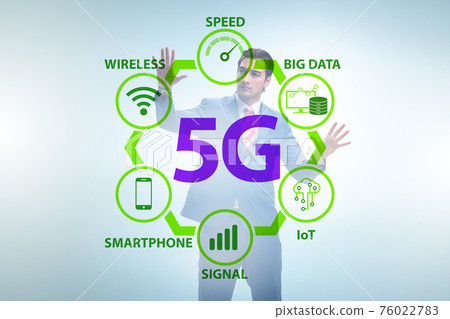 Businessman pressing button in 5g concept 76022783