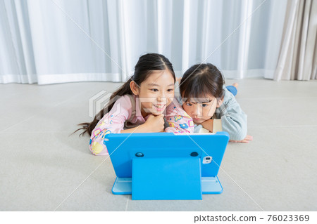 Portrait of happy cheerful family, young mother and two daughters 120 Portrait of happy cheerful family, young mother and two daughters 120 76023369
