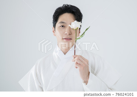 Wedding couple wears korean traditional korean wedding dress Hanbok 091 76024101