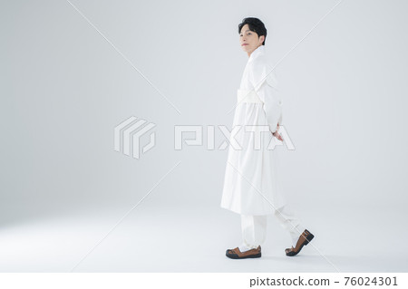 Wedding couple wears korean traditional korean wedding dress Hanbok 085 76024301