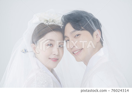 Wedding couple wears korean traditional korean wedding dress Hanbok 109 76024314