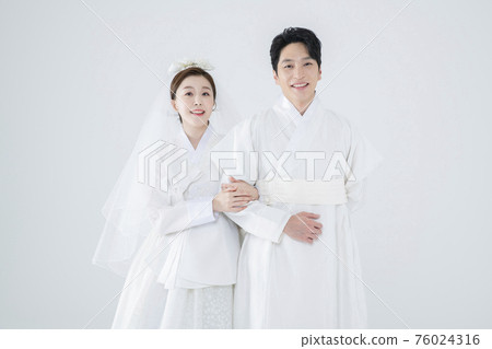 Wedding couple wears korean traditional korean wedding dress Hanbok 096 76024316