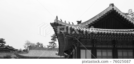Changgyeonggung Palace, a traditional palace in Korea, traditional buildings 76025087
