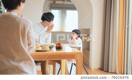 家庭餐桌圖片 76026976