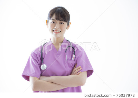 白色的一位女士 76027978