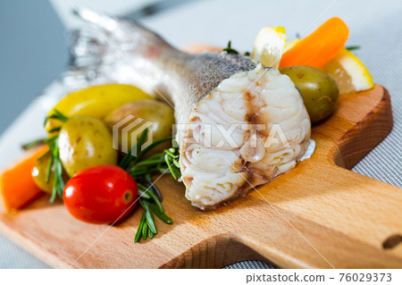 Country style baked merluccius 76029373