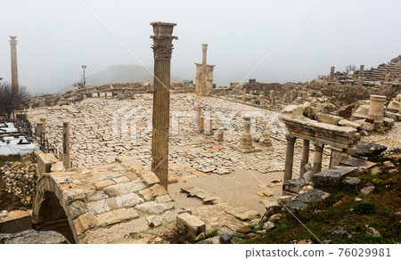 Architectural elements of Nymphaeum building at ruins of Sagalassos, Turkey Architectural elements of Nymphaeum building at ruins of Sagalassos, Turkey 76029981