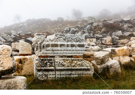 Architectural and sculptural details of Sagalassos ruins 76030007