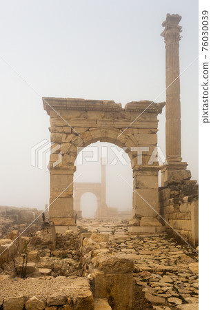 Honorific gate ruins in ancient Sagalassos 76030039